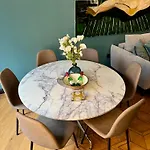 Design-apartment Benedict Luxus, Stil & Workspace Lägenhet