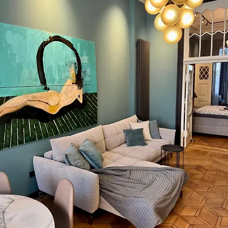 Design-apartment Benedict Luxus, Stil & Workspace *