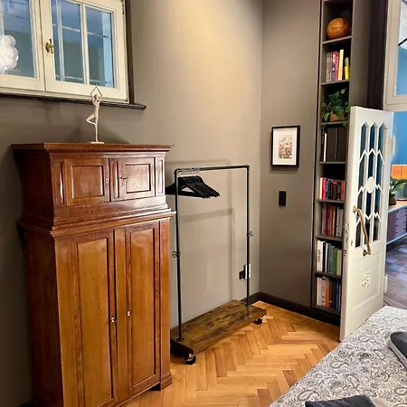 Design-apartment Benedict Luxus, Stil & Workspace 아파트